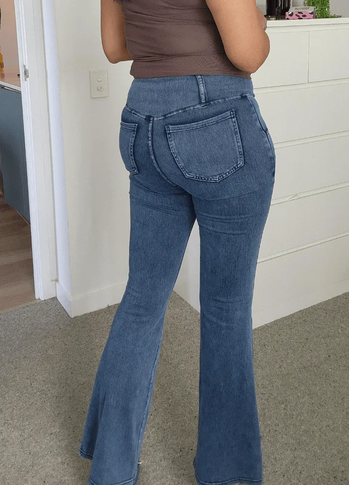 Ultra Soft Sculpting Flare Jeggings
