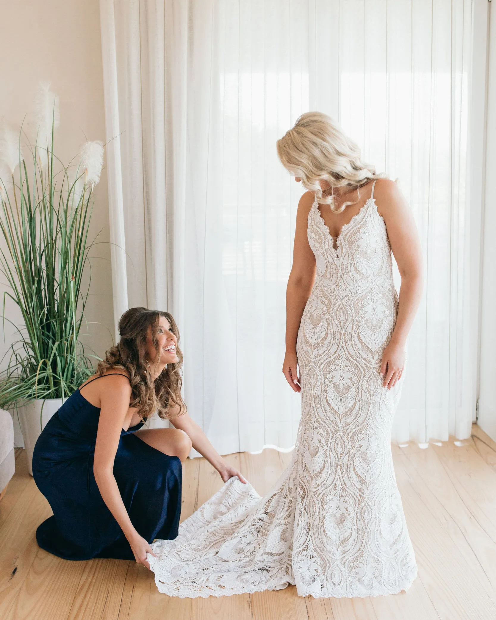 Unique Lace Fitted Wedding Dress Mermaid Detachable Off The Shoulder Flutter Sleeves Sexy Bridal Gowns for Women