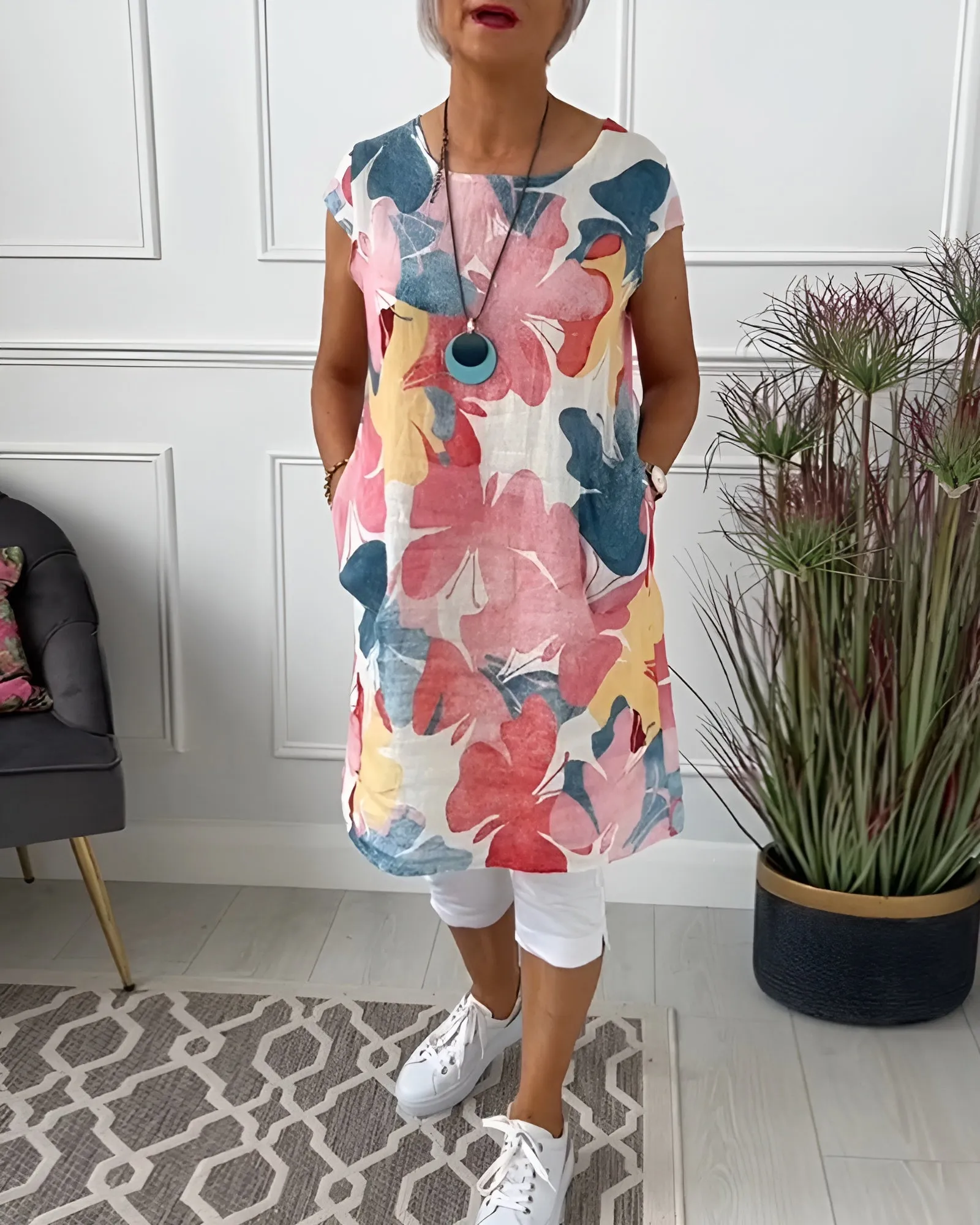 Valeria® | Multicolored Relaxed Long Floral Top