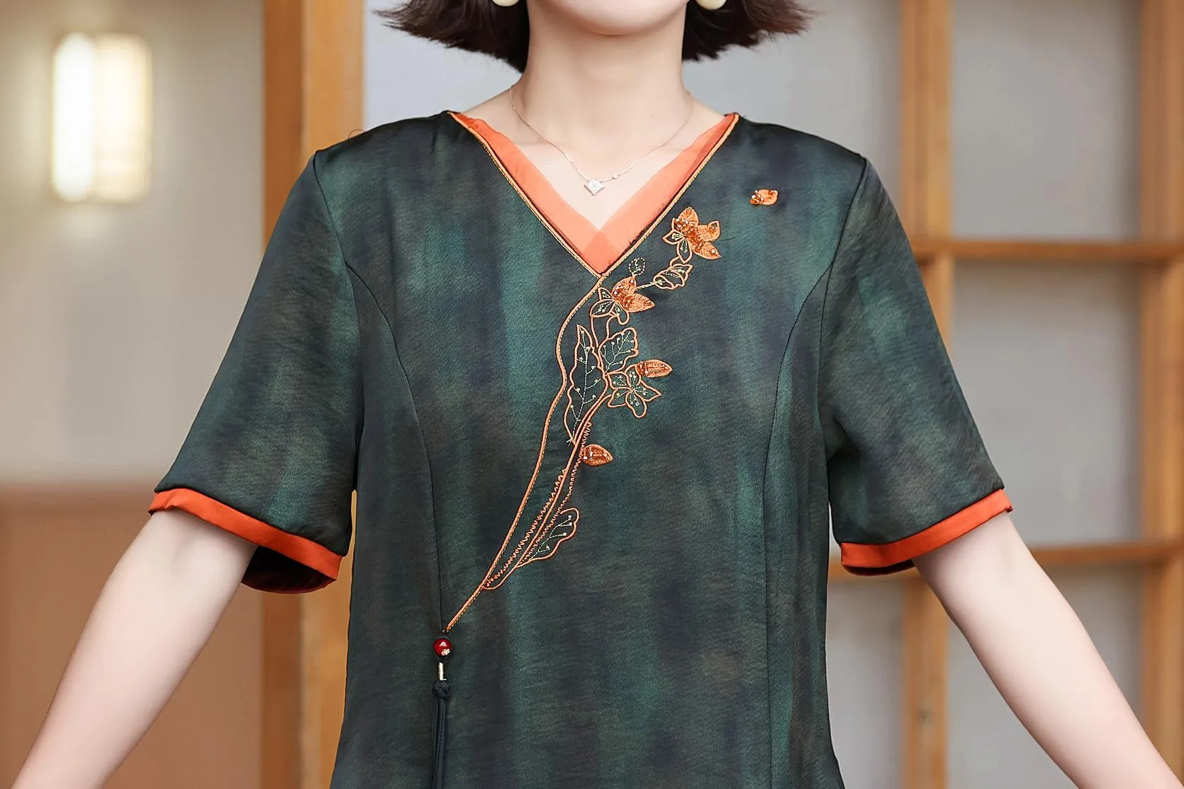 Vintage-Inspired Plus Size Midi Dress with Stunning Silk Fabric