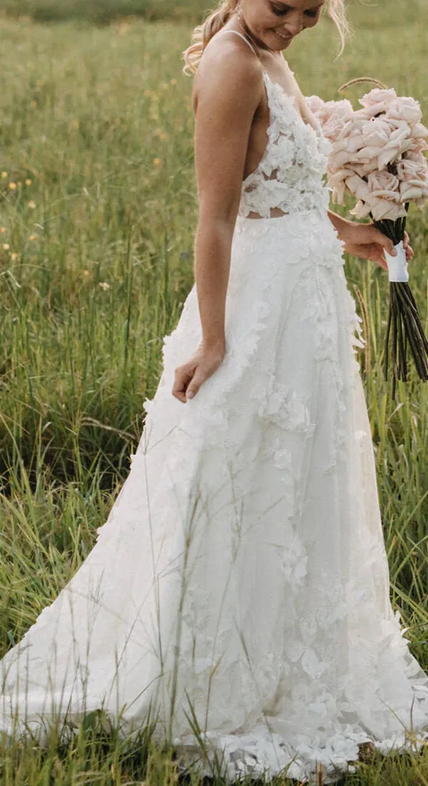 White Tulle A-line V-neck Spaghetti Straps Wedding Dress With Appliques, MW690